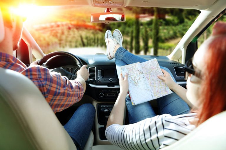 Rental Car vs. Public Transport – The Right Choice When Going on A Holiday